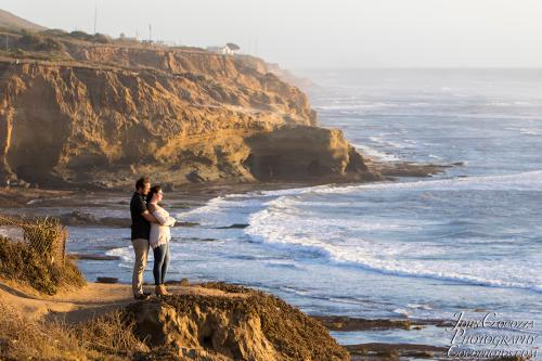 engagement portraits in sunset cliffs by san diego photographer john cocozza photography