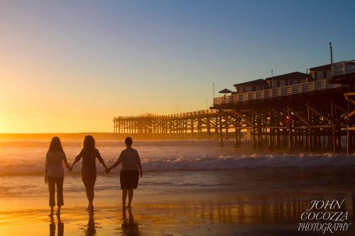 family pictures at crystal pier in pacific beach by john cocozza photography