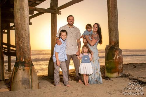 family portraits at crystal pier in pacific beach by san diego photographer john cocozza photography