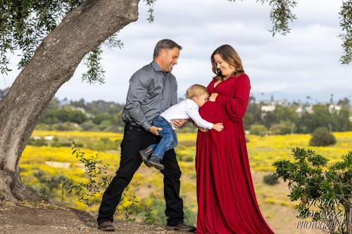 maternity pictures at balboa park by san diego photographer john cocozza